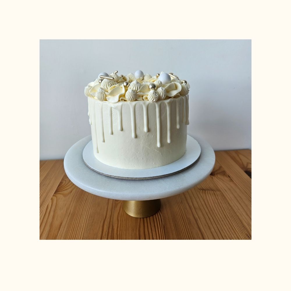 Elegance Drip Cake